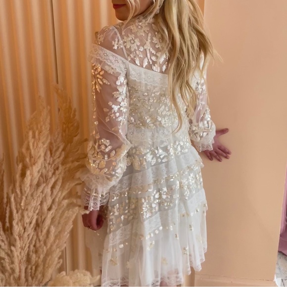 SOLD!! ❤️ White Needle & Thread Sequin Dress - Picture 2 of 2